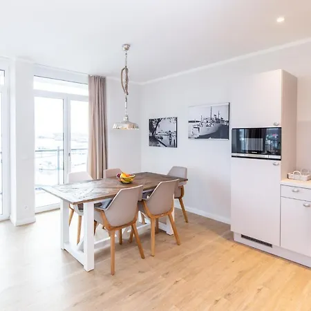 Dockside Travemuende Апартаменты *